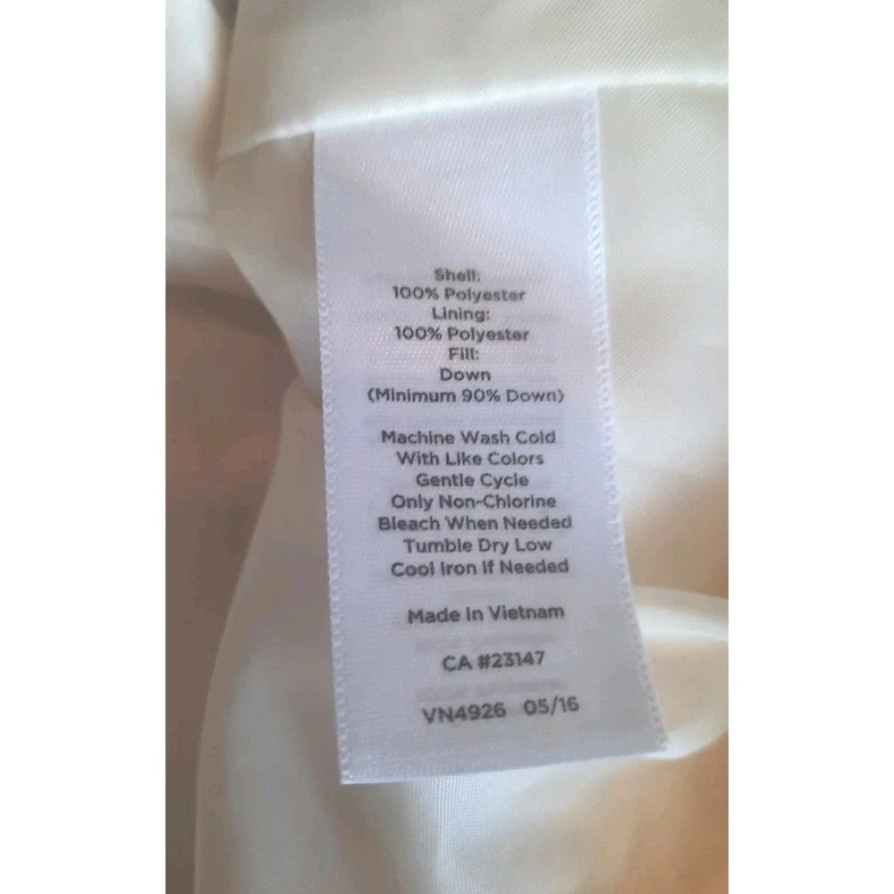 Talbots Quilted  Puffer Vest Ivory Size Medium Zip Fall Winter Puffer Down Blend - Picture 7 of 9